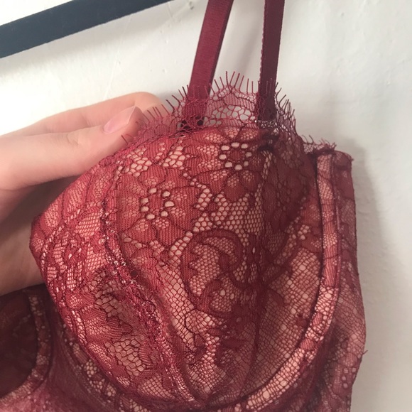 *SOLD* Victoria’s Secret Lace Bustier - Picture 4 of 8
